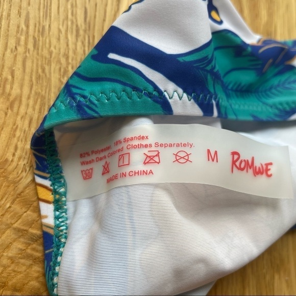 NEW ROMWE Floral  Bikini Swimsuit - M - Picture 7 of 13
